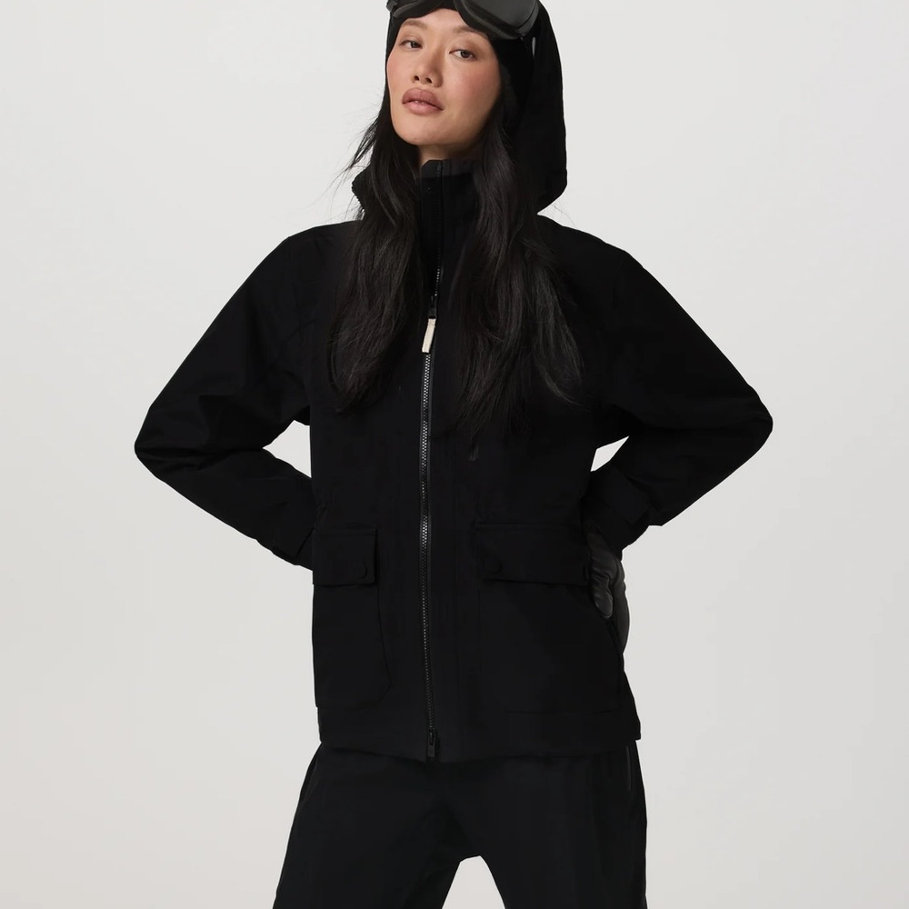 Vuori Women's Taika Snow Shell